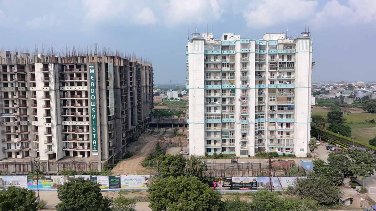 3 BHK Flats in Meadows Vista, Raj Nagar Extension